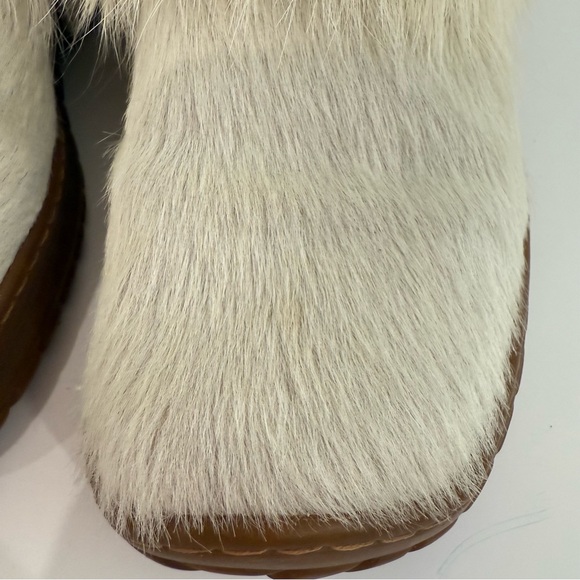 Oscar Sport White Fur Boots - Picture 4 of 14